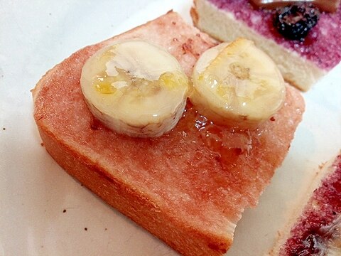 苺ジャムとバナナとマーマレードのトースト